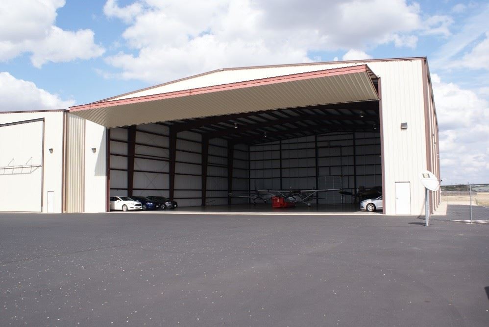FBO hangar1